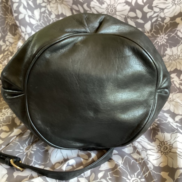 ROBINSON’S Black Leather Drawstring Handbag - Picture 3 of 6